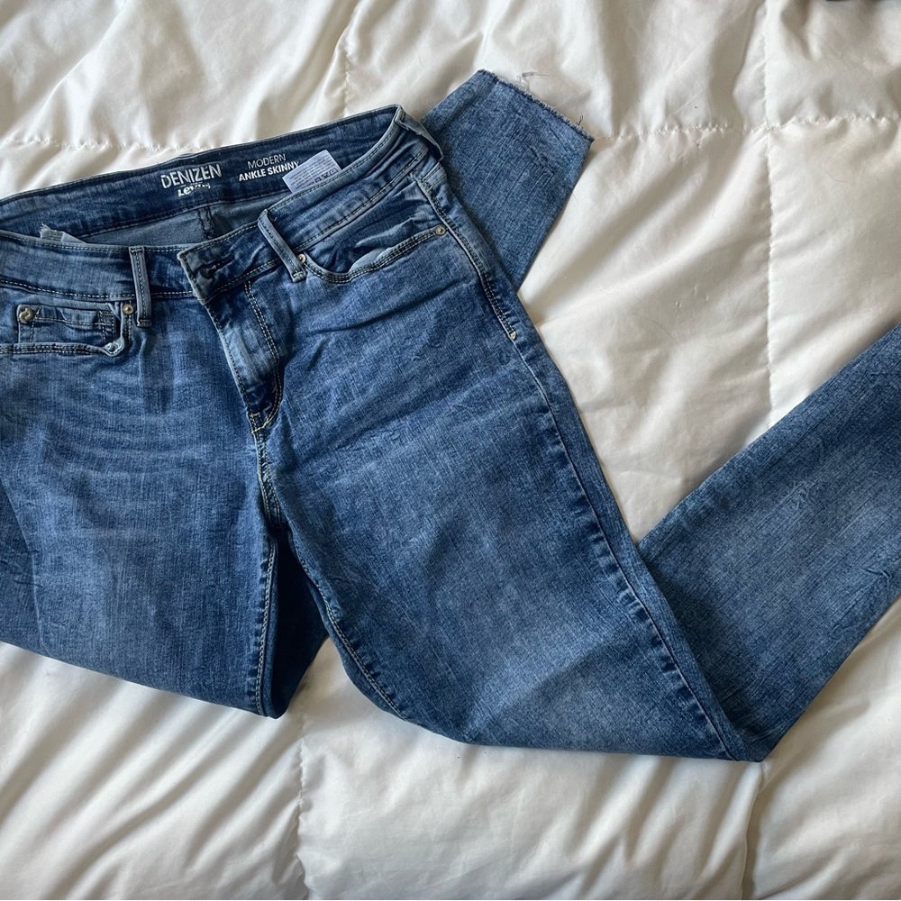 Denizen from Levi's Women's Capri Jeans